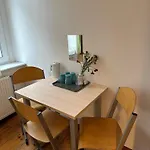 Lilia House Ostello *