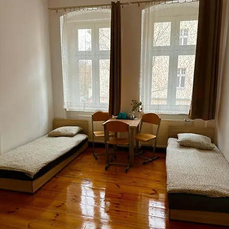 Hostel Lilia House *