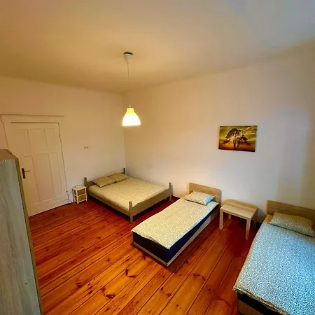 Hostel Lilia House *