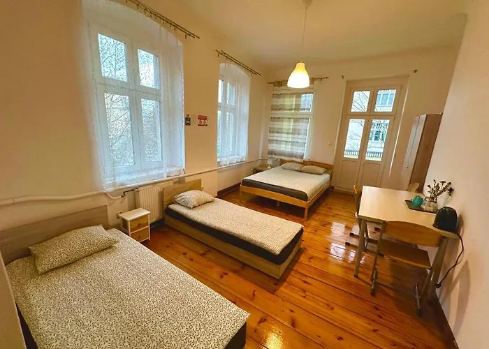 Lilia House Auberge de jeunesse *