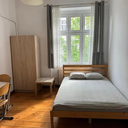 Lilia House Ostello *