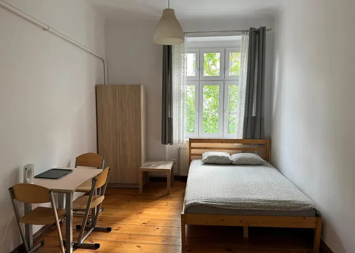 Hostel Lilia House *